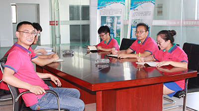 花季网站传媒團隊